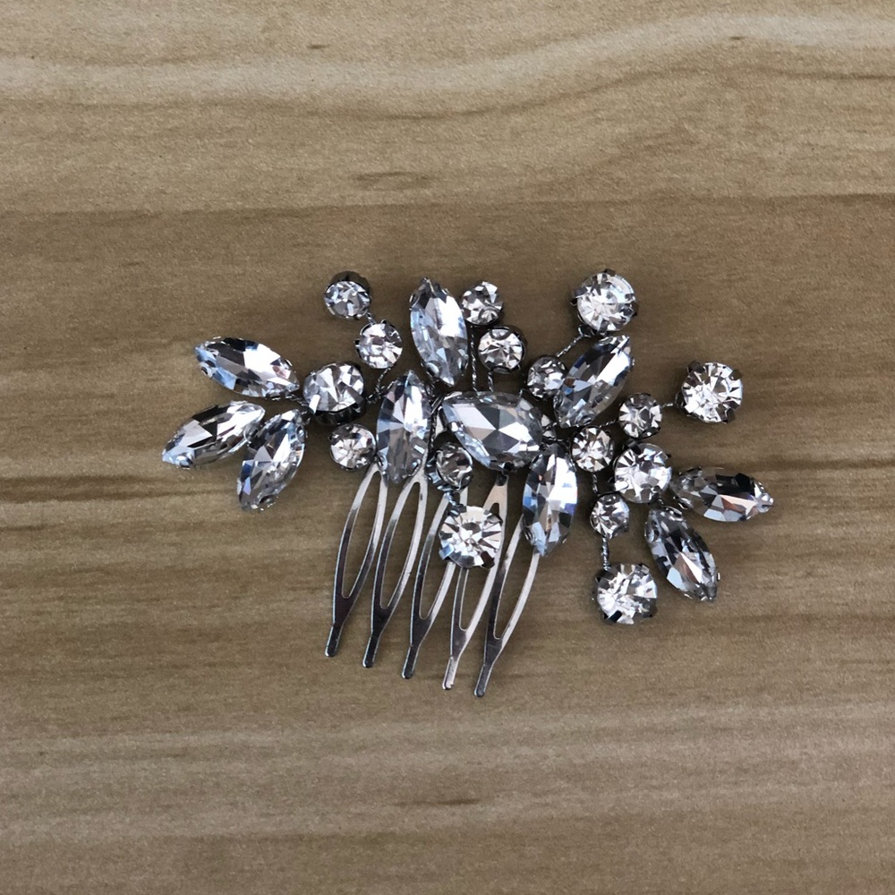 Rhinestone hair comb